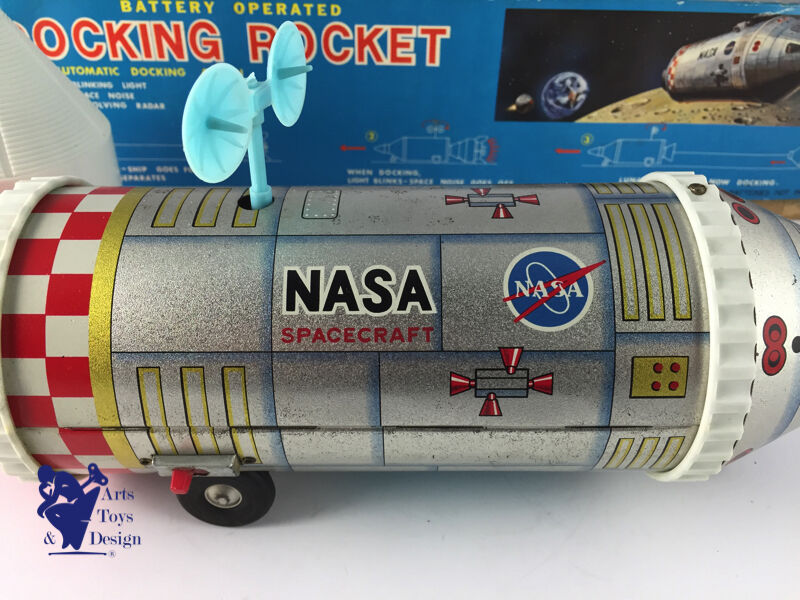 Daiya Space Toy Docking Rocket Made in Japan Battery Op L 42cm