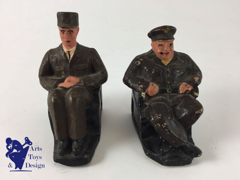JRD Figure France circa 1948 Rare General de Gaulle in chair L 9.5cm