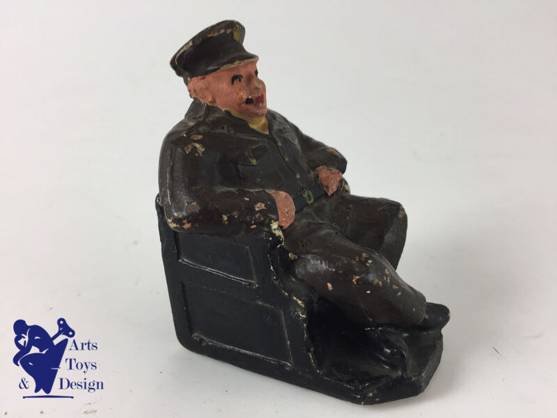 JRD Figure France circa 1948 Rare Winston Churchill in his chair L 9cm