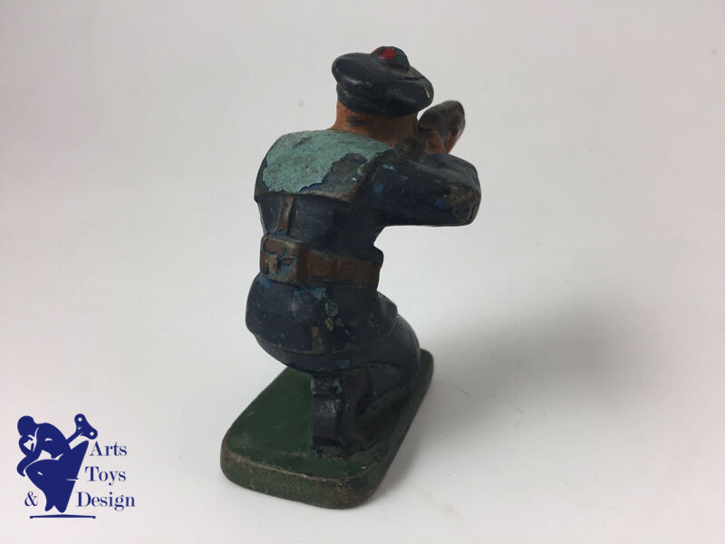 JRD Figure France circa 1935 Sailor soldier kneeling w rifle h 7.5cm
