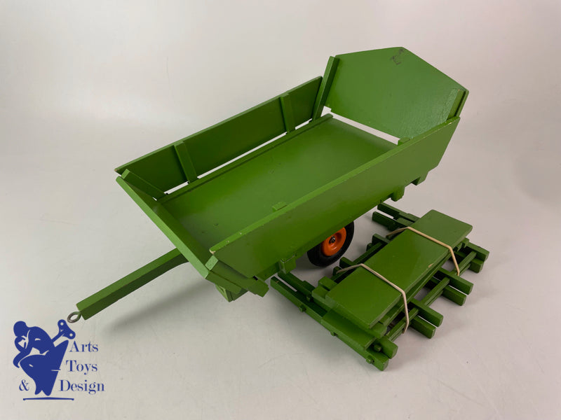 Antique toys CIJ Ref 8/60 Wood trailer for Renault tractor circa 1952