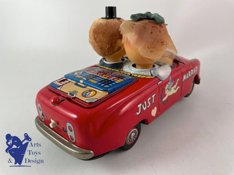 Antique toys Ichida Kissing Couple Just Married in Citroen 27cm 1960