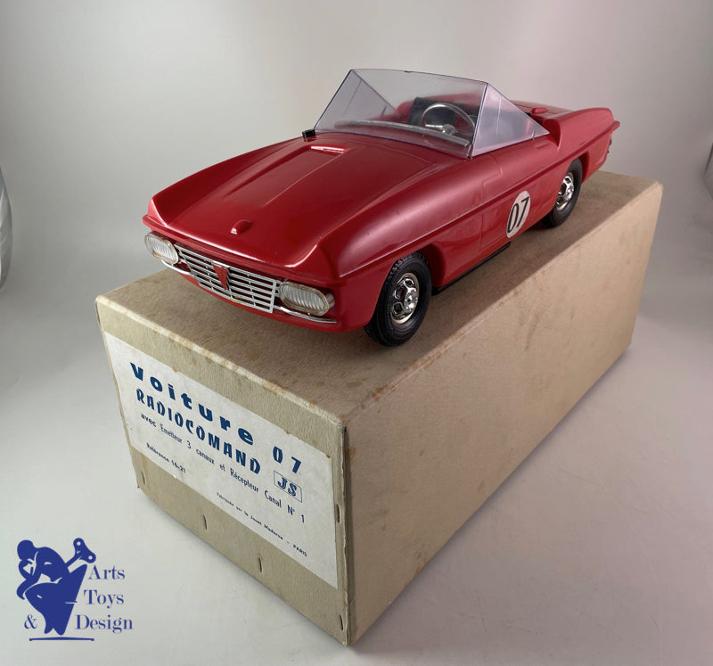 Antique toys JS Car 07 RC No License J Bond 2 ° Type circa 1967 L 38cm