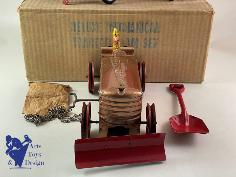 Marx USA Tractor Farm Set Deluxe clockwork circa 1940