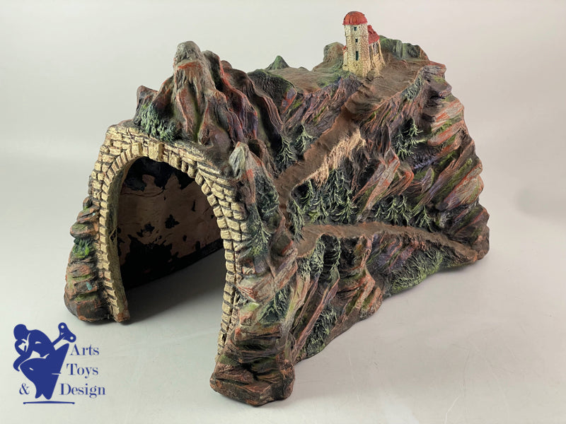 Tunnel for Marklin Bing gauge 0/1 train circa 1930 Elastolin?
