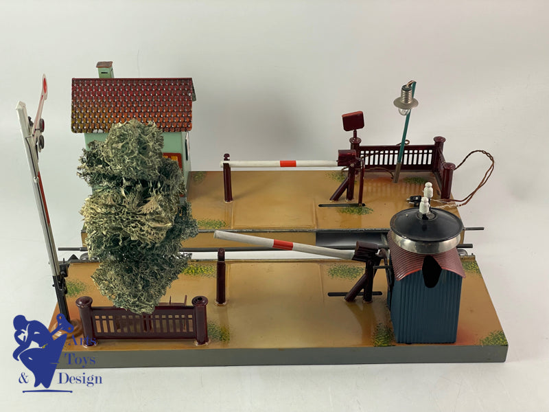 MARKLIN TRAIN 0 OU 1 PASSAGE A NIVEAU MECANIQUE VERS 1930