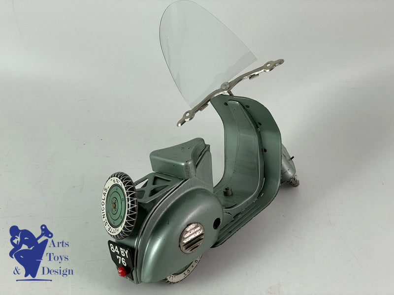 LA HOTTE SAINT NICOLAS SCOOTER VESPA CLOCKWORK 1960