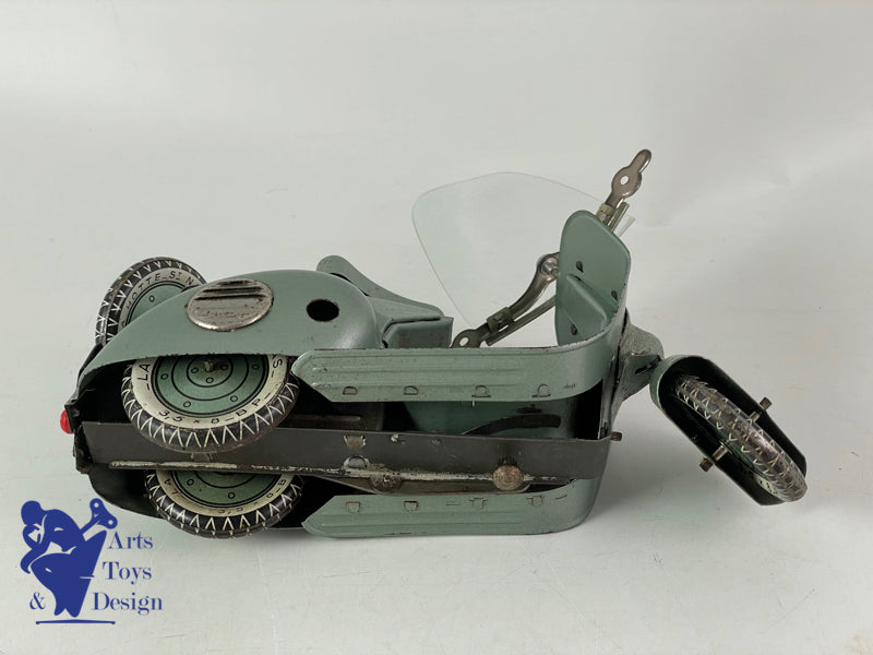 LA HOTTE SAINT NICOLAS SCOOTER VESPA CLOCKWORK 1960