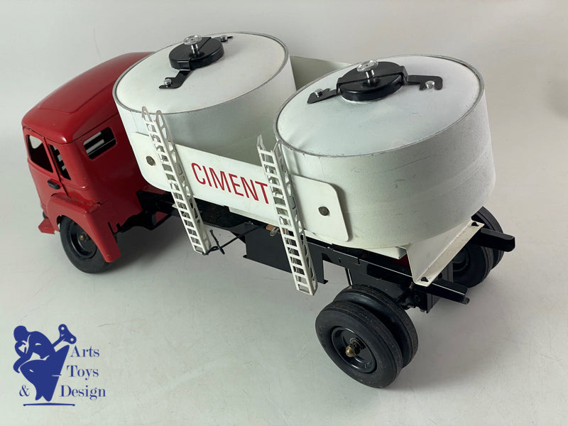 Antique toys CIJ EUROPARC REF 9/31A RENAULT SAVIEM RED CEMENT TRUCK! 1960