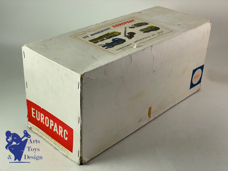 Antique toys CIJ EUROPARC REF 9/31A RENAULT SAVIEM RED CEMENT TRUCK! 1960