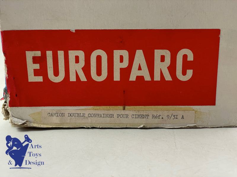 Antique toys CIJ EUROPARC REF 9/31A RENAULT SAVIEM RED CEMENT TRUCK! 1960