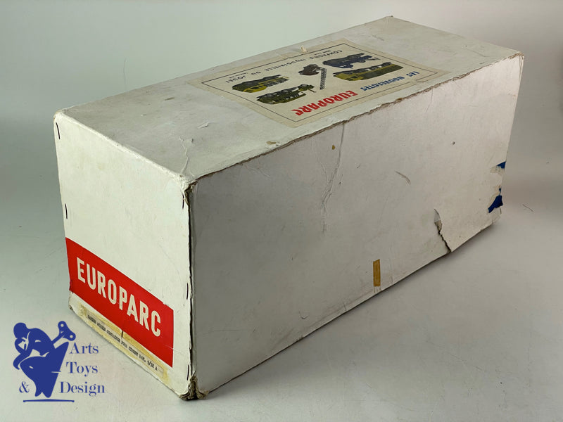 Antique toys CIJ EUROPARC REF 9/31A RENAULT SAVIEM RED CEMENT TRUCK! 1960