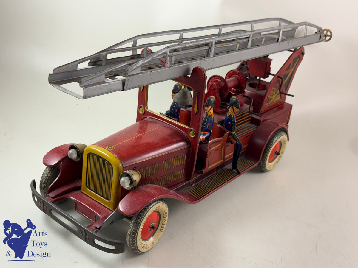 Antique toys TIPCO TC9590 LARGE FIRE TRUCK 60CM CLOCKWORK 1930