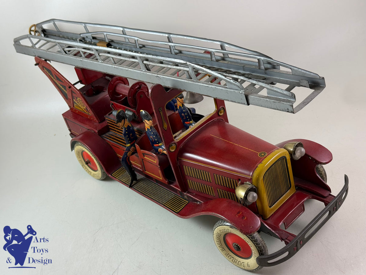 Antique toys TIPCO TC9590 LARGE FIRE TRUCK 60CM CLOCKWORK 1930