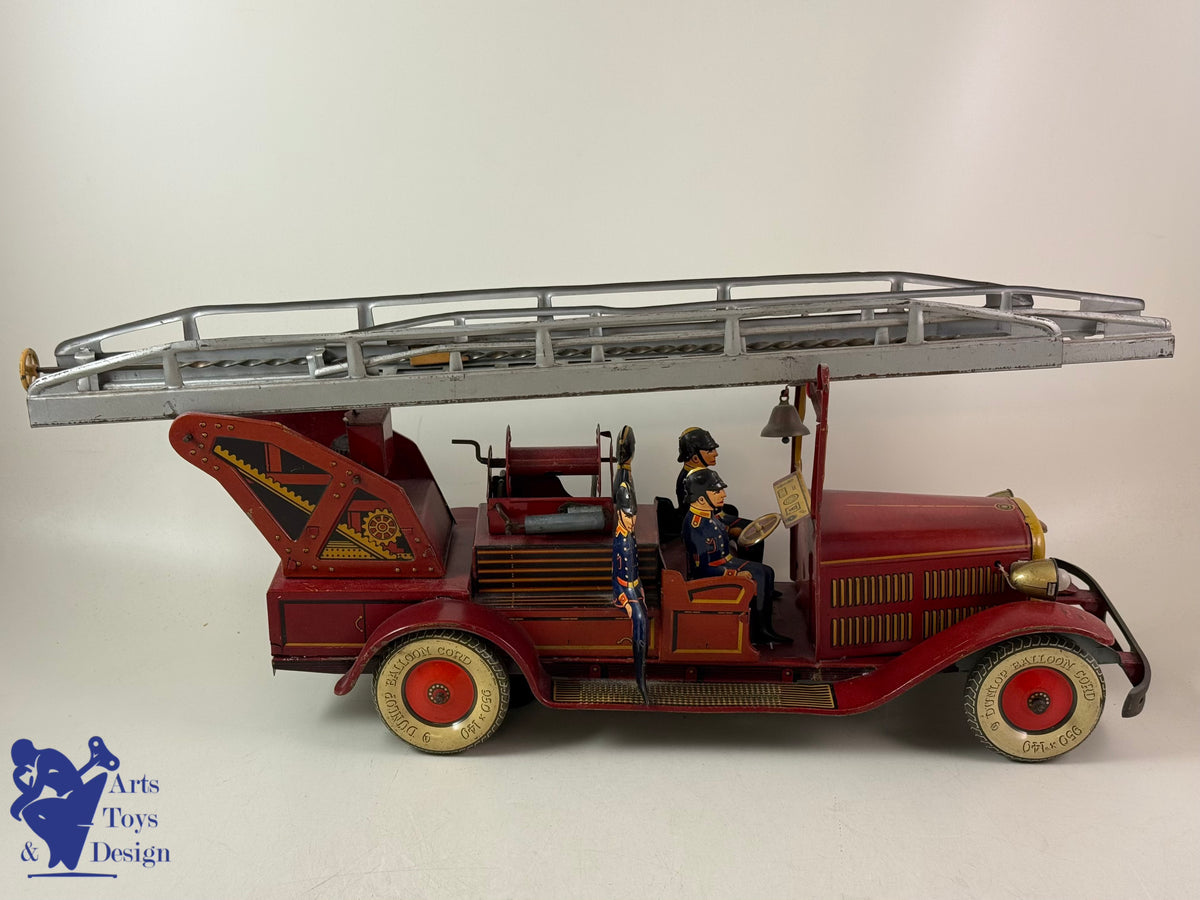 Antique toys TIPCO TC9590 LARGE FIRE TRUCK 60CM CLOCKWORK 1930