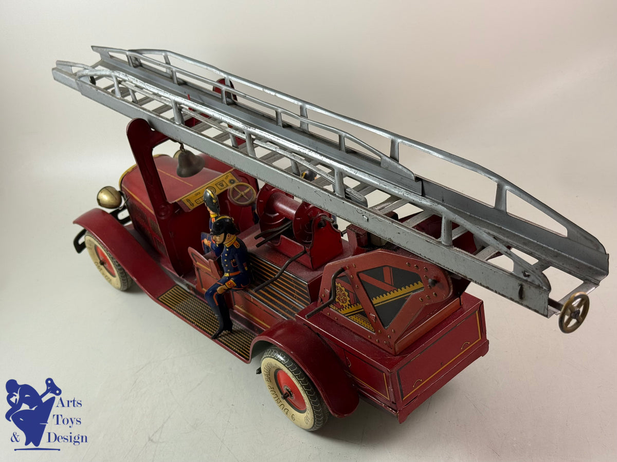 Antique toys TIPCO TC9590 LARGE FIRE TRUCK 60CM CLOCKWORK 1930
