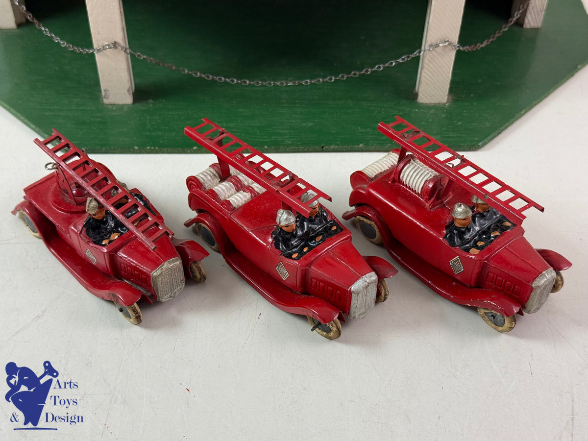 Antique toys CIJ 15/18 RARE FIRE STATION + 3 RENAULT TRUCKS C.1935