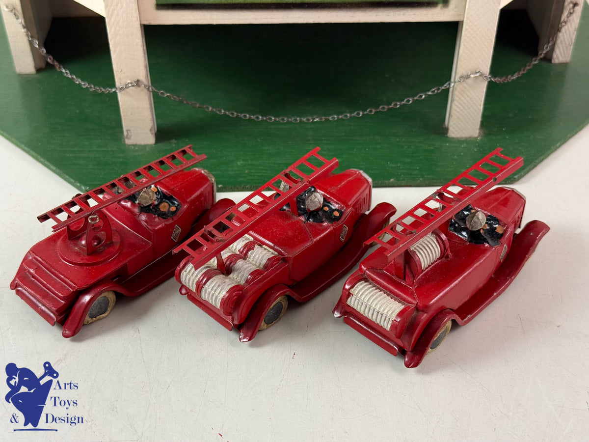 Antique toys CIJ 15/18 RARE FIRE STATION + 3 RENAULT TRUCKS C.1935