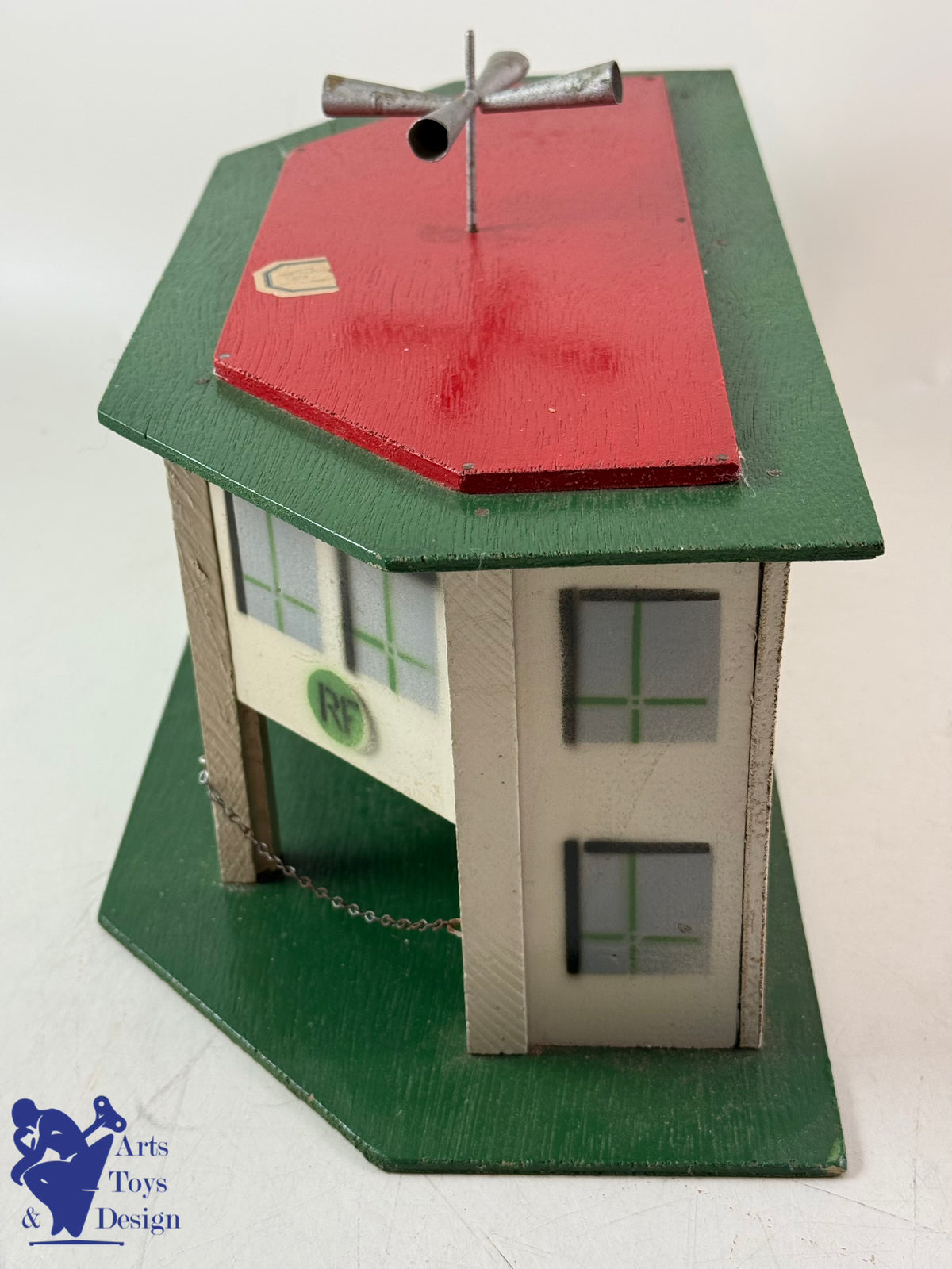 Antique toys CIJ 15/18 RARE FIRE STATION + 3 RENAULT TRUCKS C.1935