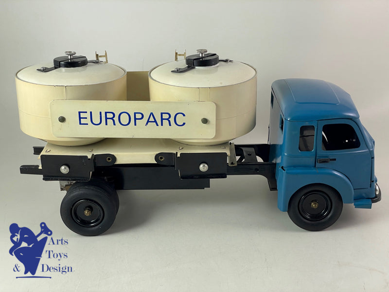 Antique toys CIJ Europarc Ref 9/31A RENAULT SAVIEM CEMENT 1/10 ° TRUCK around 1960