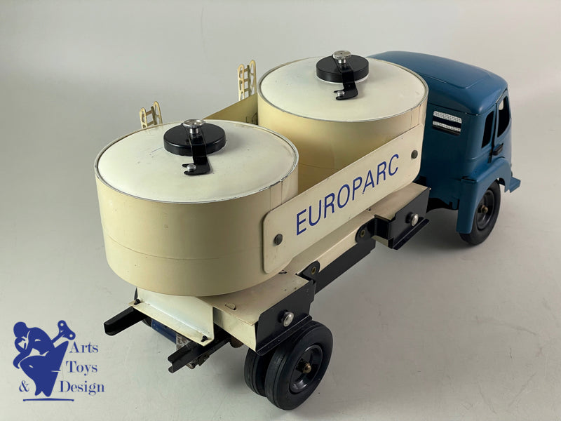 Antique toys CIJ Europarc Ref 9/31A RENAULT SAVIEM CEMENT 1/10 ° TRUCK around 1960