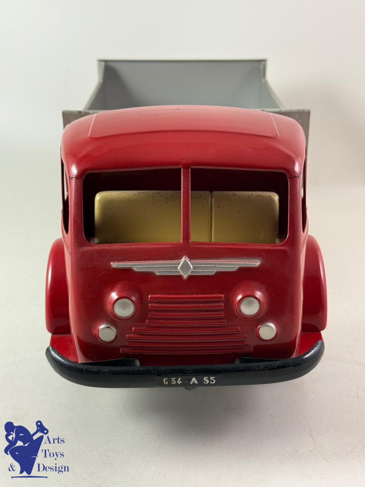 Antique toys CIJ 6/34T RENAULT 120CV PULL ALONG 1950 34CM
