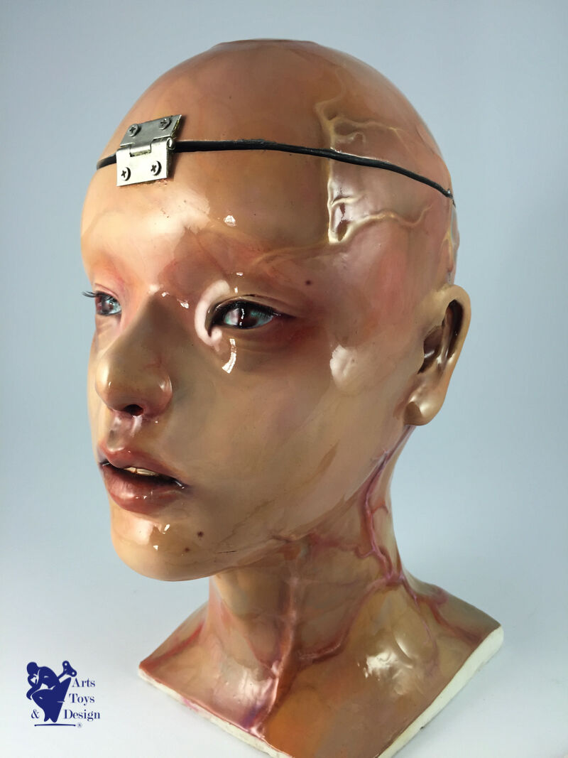 Shoko Fujimori (1986) artist Sculpture woman shattered dreams H 31.5cm