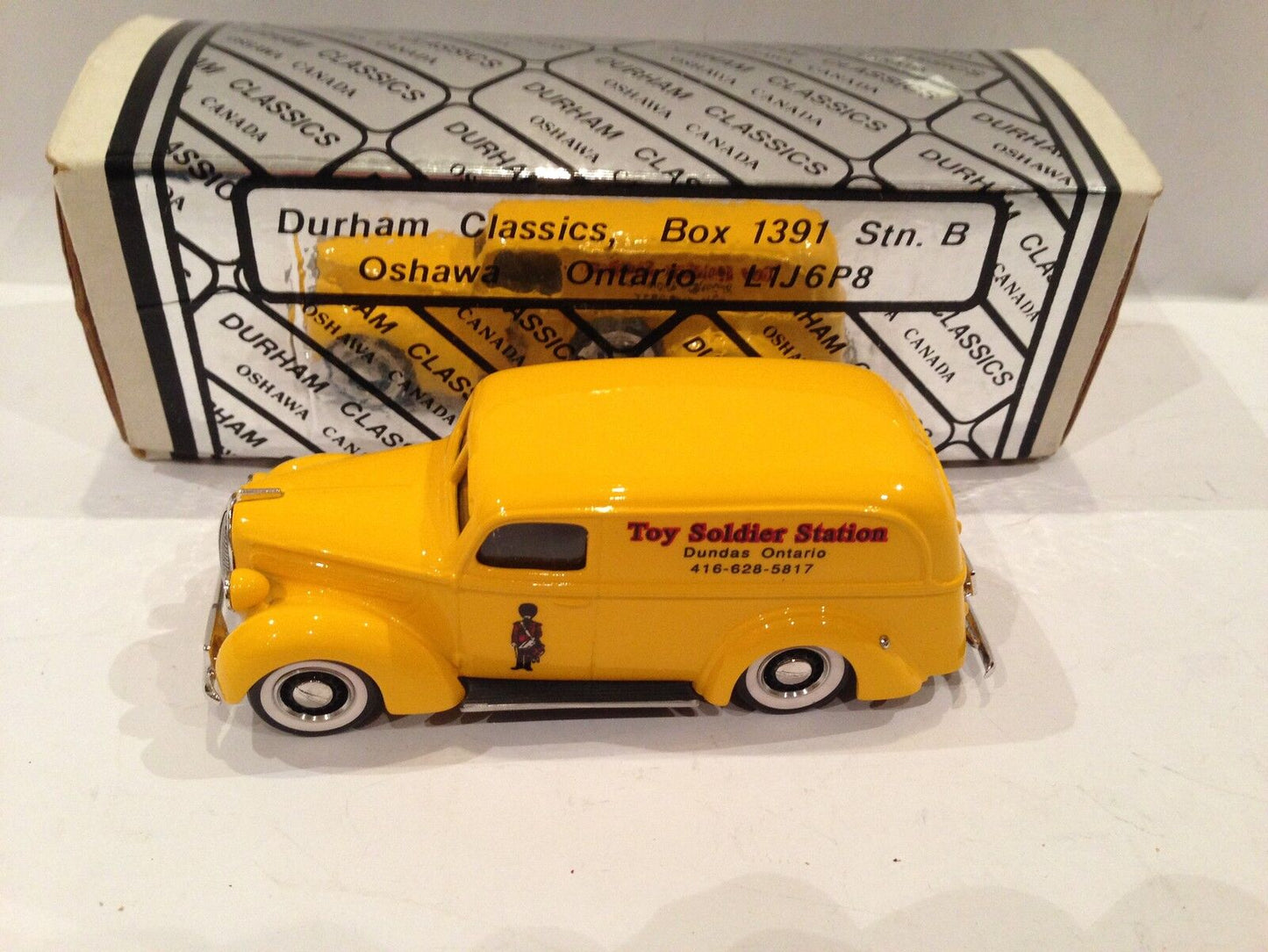 1/43 DURHAM CLASSICS MINIATURES CANADA FORD PANEL DELIVERY TOYS SOLDIERS 1/200