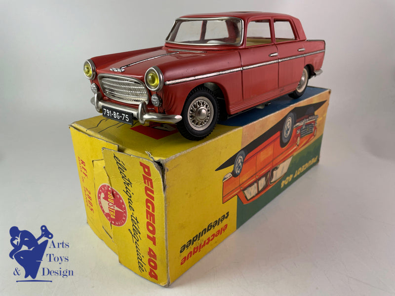 Antique toys Joustra Ref 2805 Peugeot 404 to Brick 30cm 1963