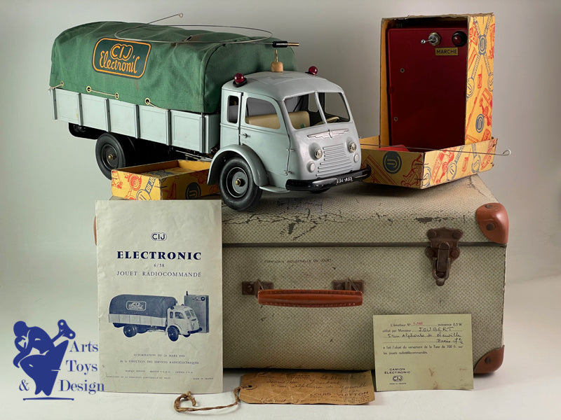 JOUET ANCIEN CIJ 6/25 RENAULT 2.5T DEPANNEUSE COFFRET 3 EN 1 JOUET ANCIEN CIJ 6/25 RENAULT 2.5T DEPANNEUSE COFFRET 3 EN 1