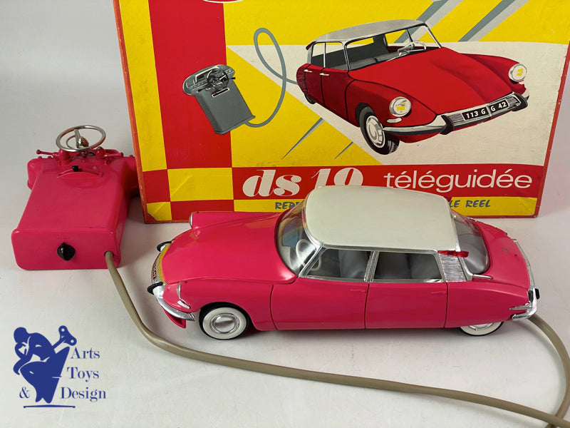 JOUET GEGE CITROEN DS 19 TELEGUIDEE ROSE 28CM 1965