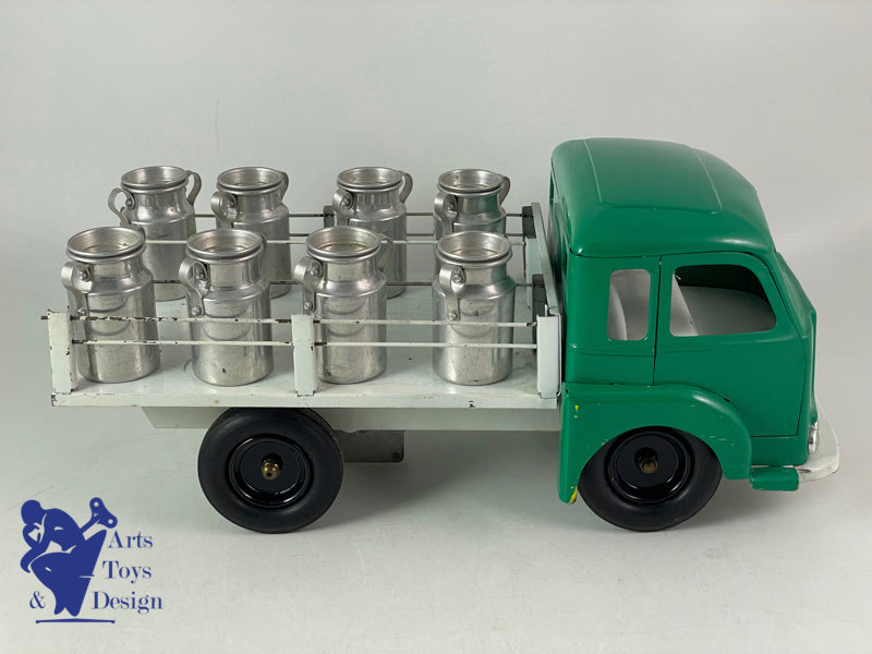 CIJ 9/27 RENAULT SAVIEM DAIRY TRUCK LAST VERSION LATE 60